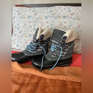 Khombu Faux Fur Duck winter Boots